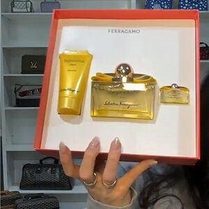 Salvatore Ferragamo Signorina Eau de Parfum Gift Set -